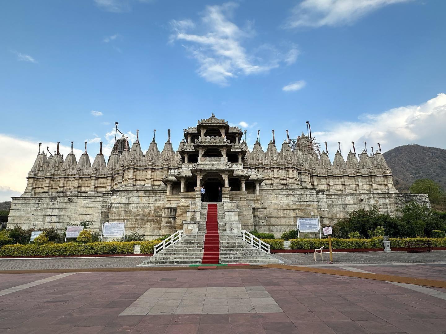 Il Tempio di Ranakpur e il safari a Ranakpur, viaggi in india, viaggio in india, tour operatore locale per india, tour operatore locale in india, agenzia di viaggi in india, viaggi in india su misura,