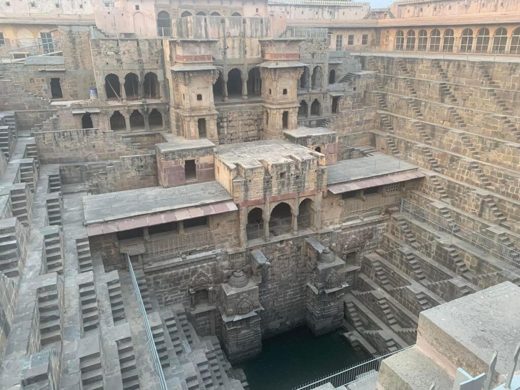 Il chand baori, viaggi in india, viaggio in india, tour operatore locale per india, tour operatore locale in india, agenzia di viaggi in india, viaggi in india su misura.